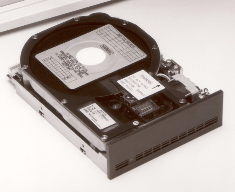D5126，D5146固定磁気ディスク装置-コンピュータ博物館