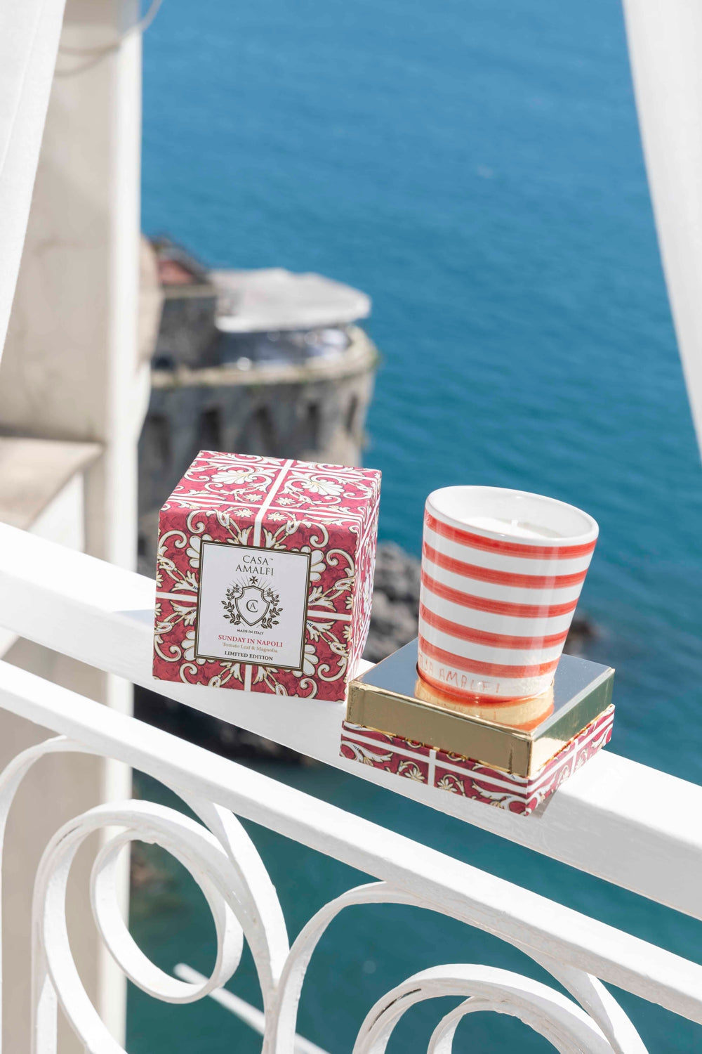 SUNDAY IN NAPOLI Hand Painted Soy Candle - Tomato Leaf & Magnolia