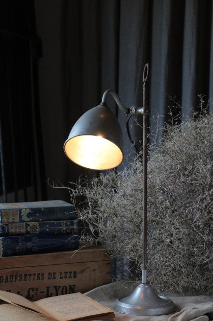 アルミ製インダストリアル（工業系）スタンドライト フランス