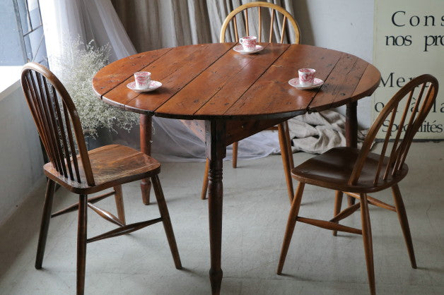 レアなオールドパインラウンドテーブル（机） イギリスアンティーク