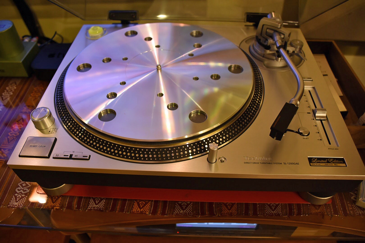 ターンテーブルシートに凝るのだ – from Inside and Outside