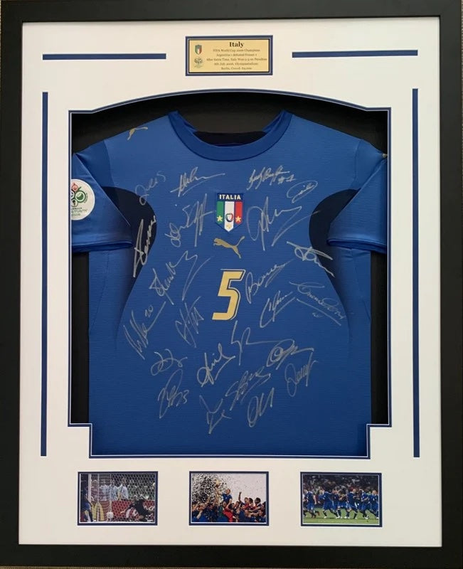 額入り】2006 FIFAワールドカップ優勝メンバー直筆サイン入り イタリア