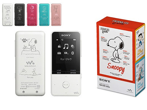 スヌーピーデザインのソニー ウォークマンS。刻印5種×6色で30パターン