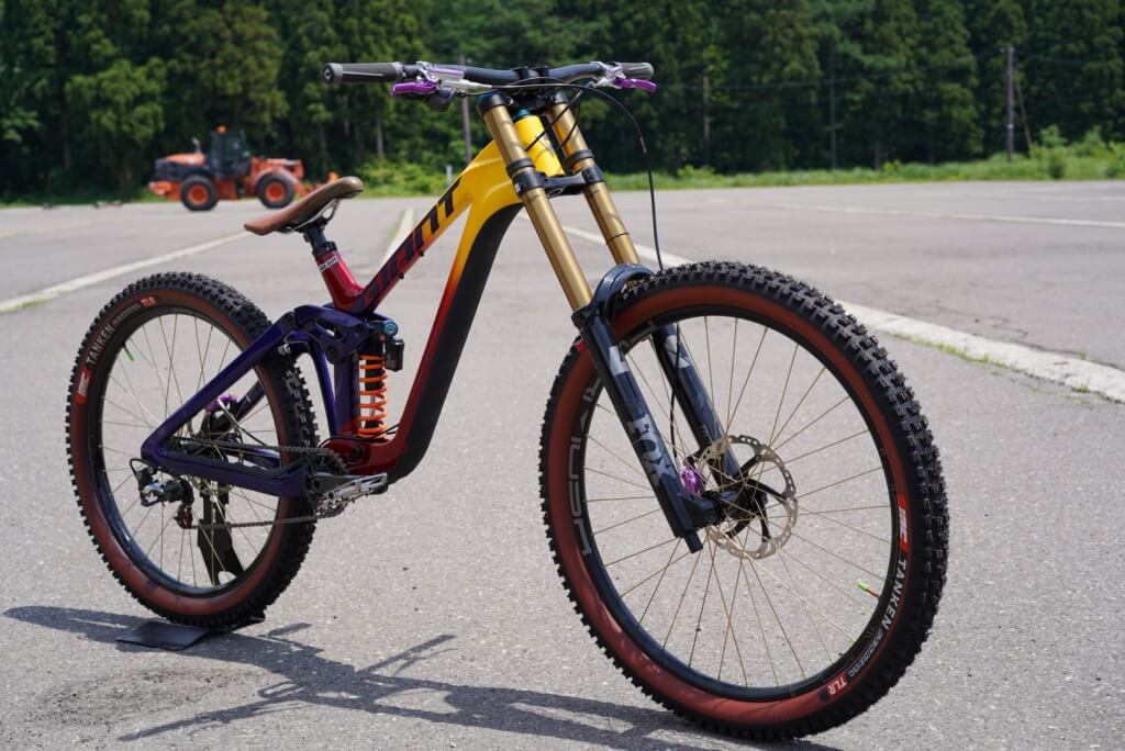 ウィスラーに向けて！ドリームビルドGIANT GLORY ADVANCED LEWIS