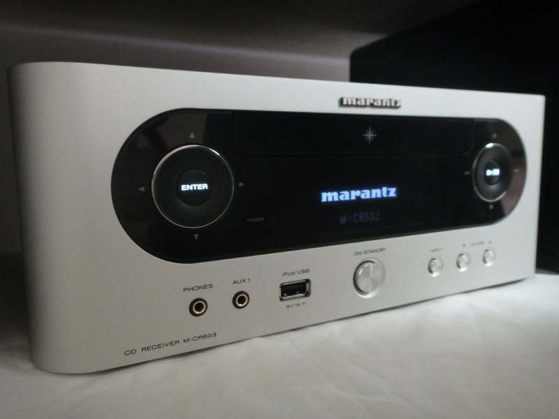 レビュー】ちょっとした隙間に置けちゃう：Marantz M-CR603: 碧き流星