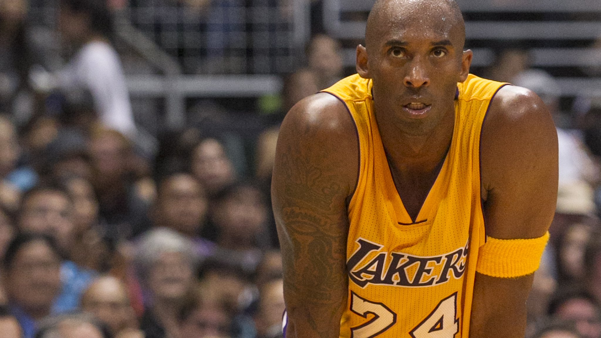 NBAコービー・ブライアント、今季いっぱいで引退を表明 - BBCニュース