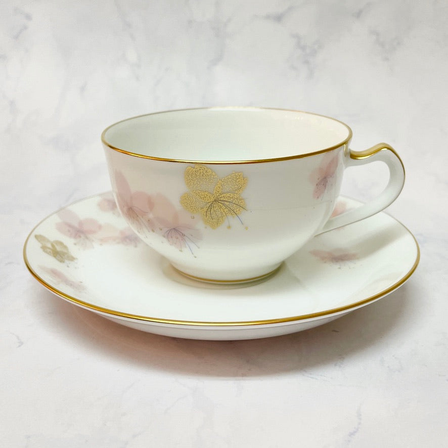 洋食器 | カップ＆ソーサー 桜シリーズ | 初御代桜 | 大倉陶園