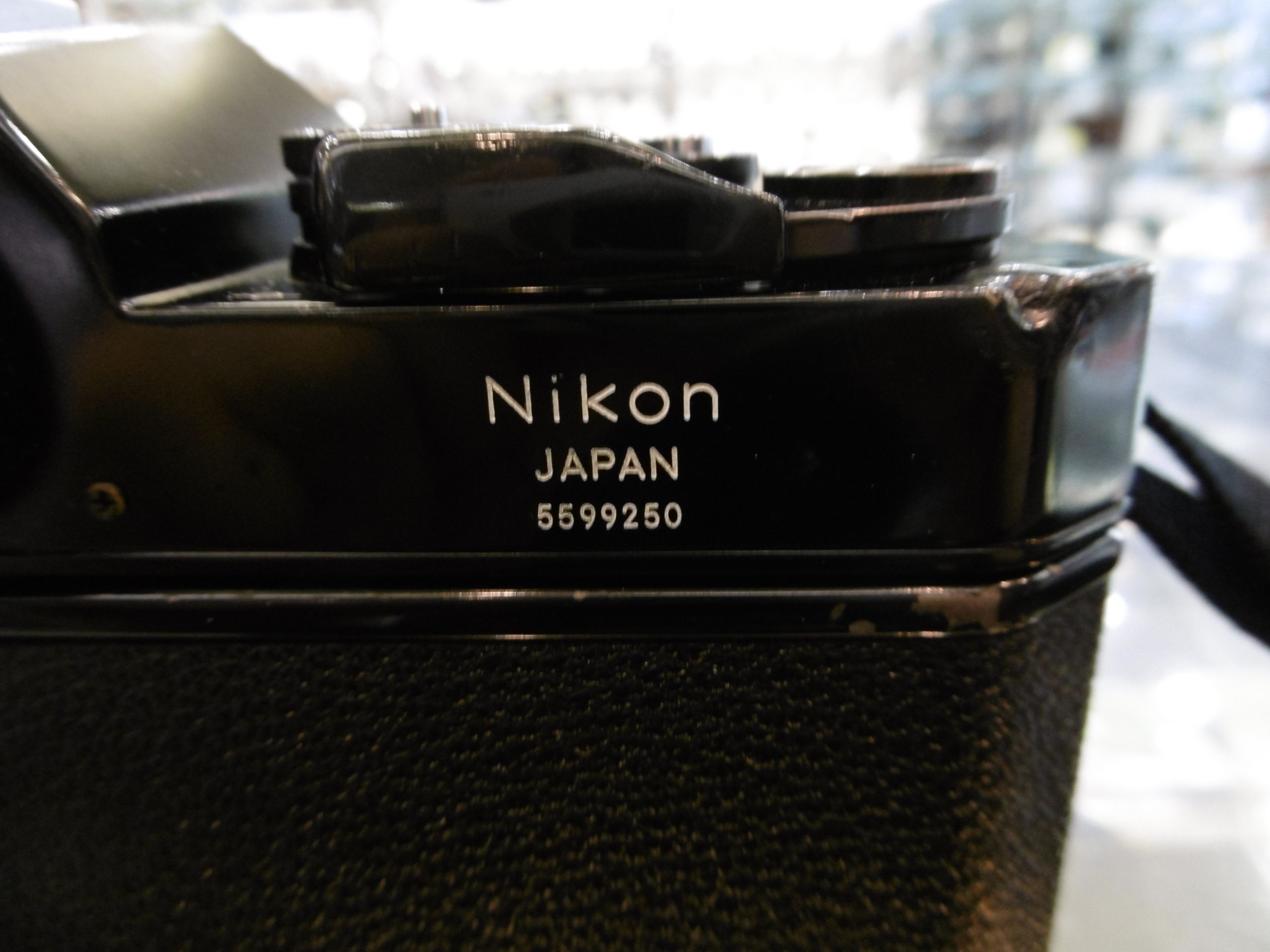 絞り優先AE一眼レフカメラ「ニコマートEL」