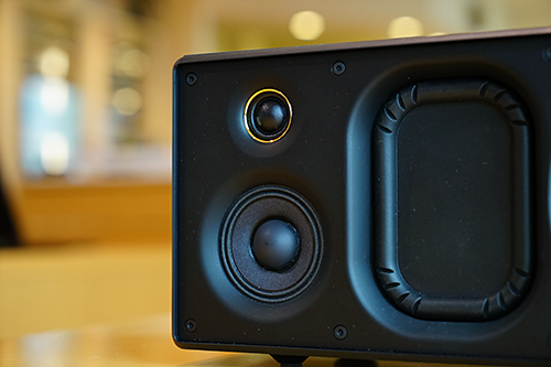 ハイレゾ再生に対応した こだわりスピーカー「SRS-X9」開梱・外観