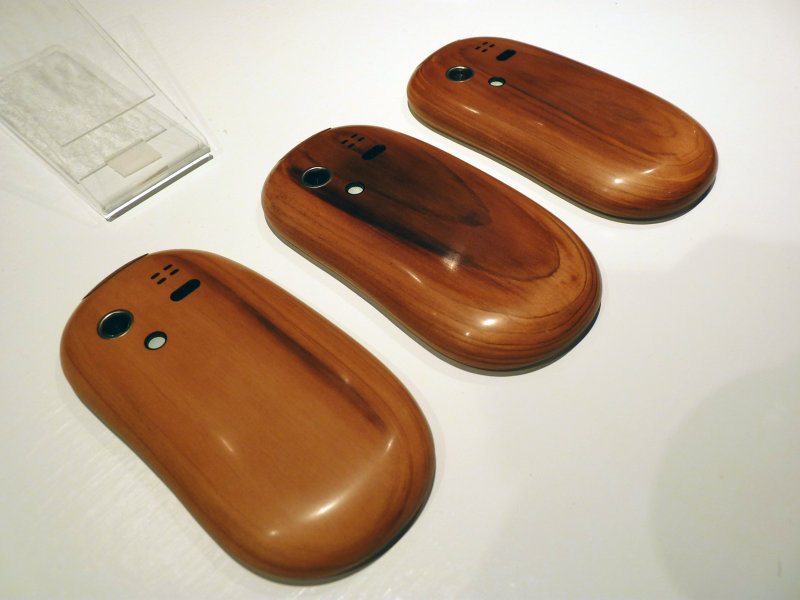 A cell phone made of hinoki 