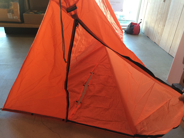 何かあったときの備えに。超軽量エマージェンシーシェルター。 – moderate