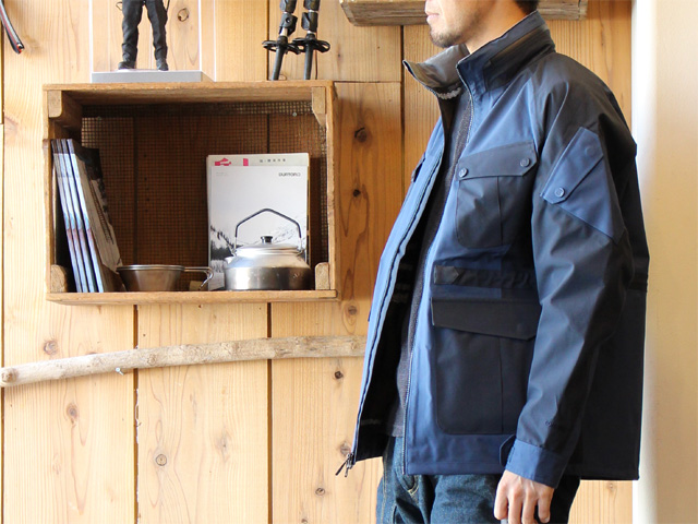 BURTON THIRTEEN（バートン サーティーン）のハードシェル ライン