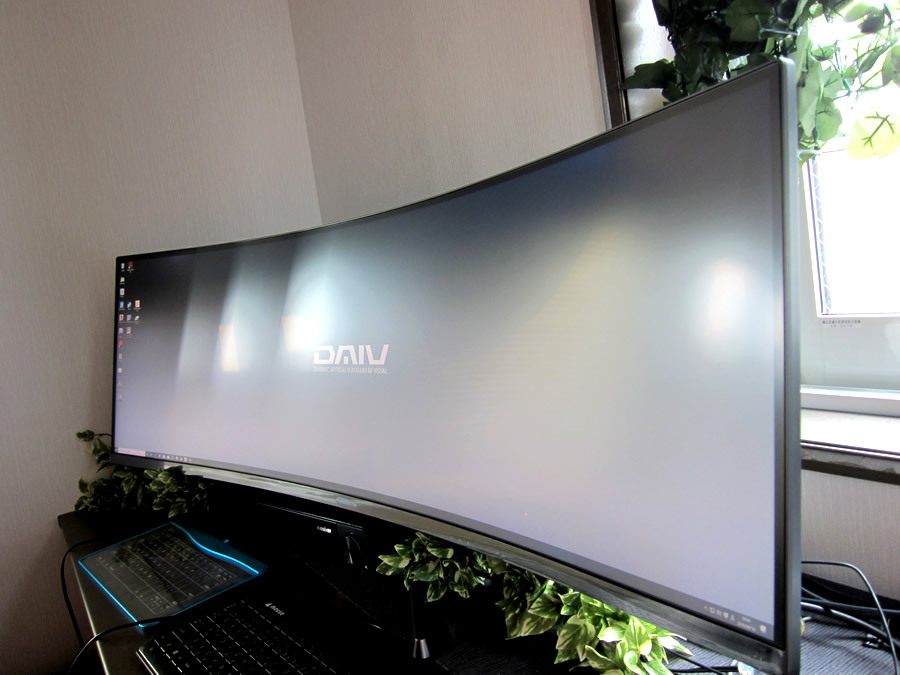 曲面モニタ「C49RG90」レビュー｜49インチのスーパーウルトラワイド