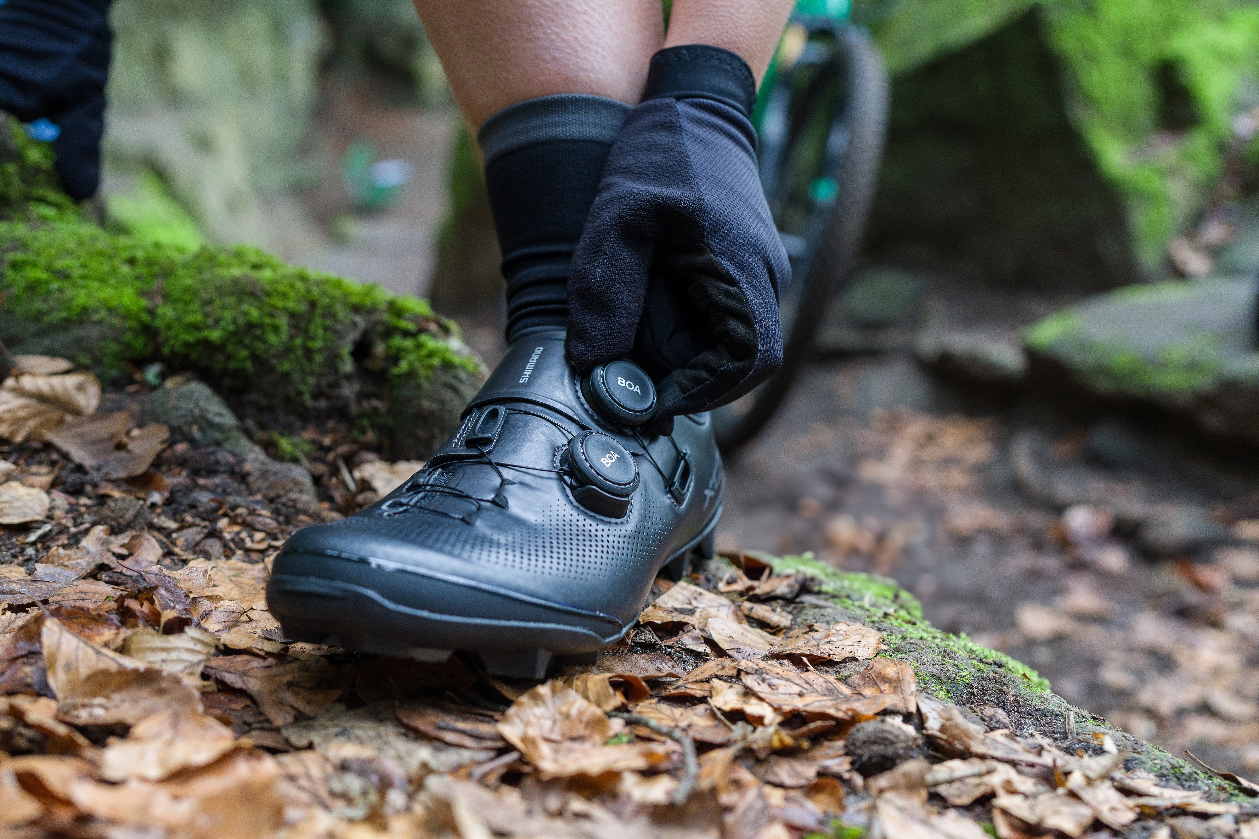 クロスカントリー サイクリングシューズ | 軽量MTBシューズ - シマノ