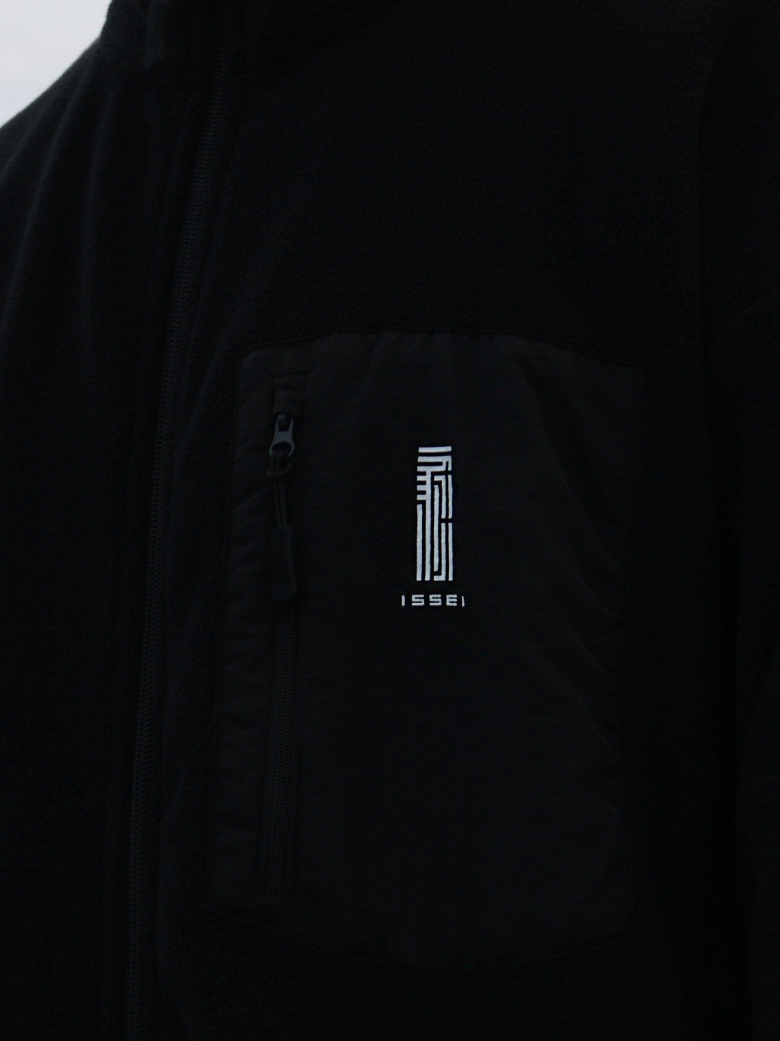 isseiロゴ フリース | ISSEI ONLINESHOP