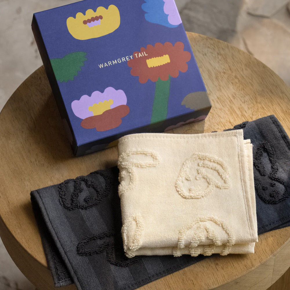 専用パッケージ入り WARMGREY TAIL の HAND CLOTH（ハンドクロス