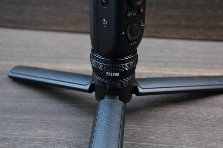 ぶらり、ジンバル ZHIYUN Weebill-SにSmallRigのハンドグリップ