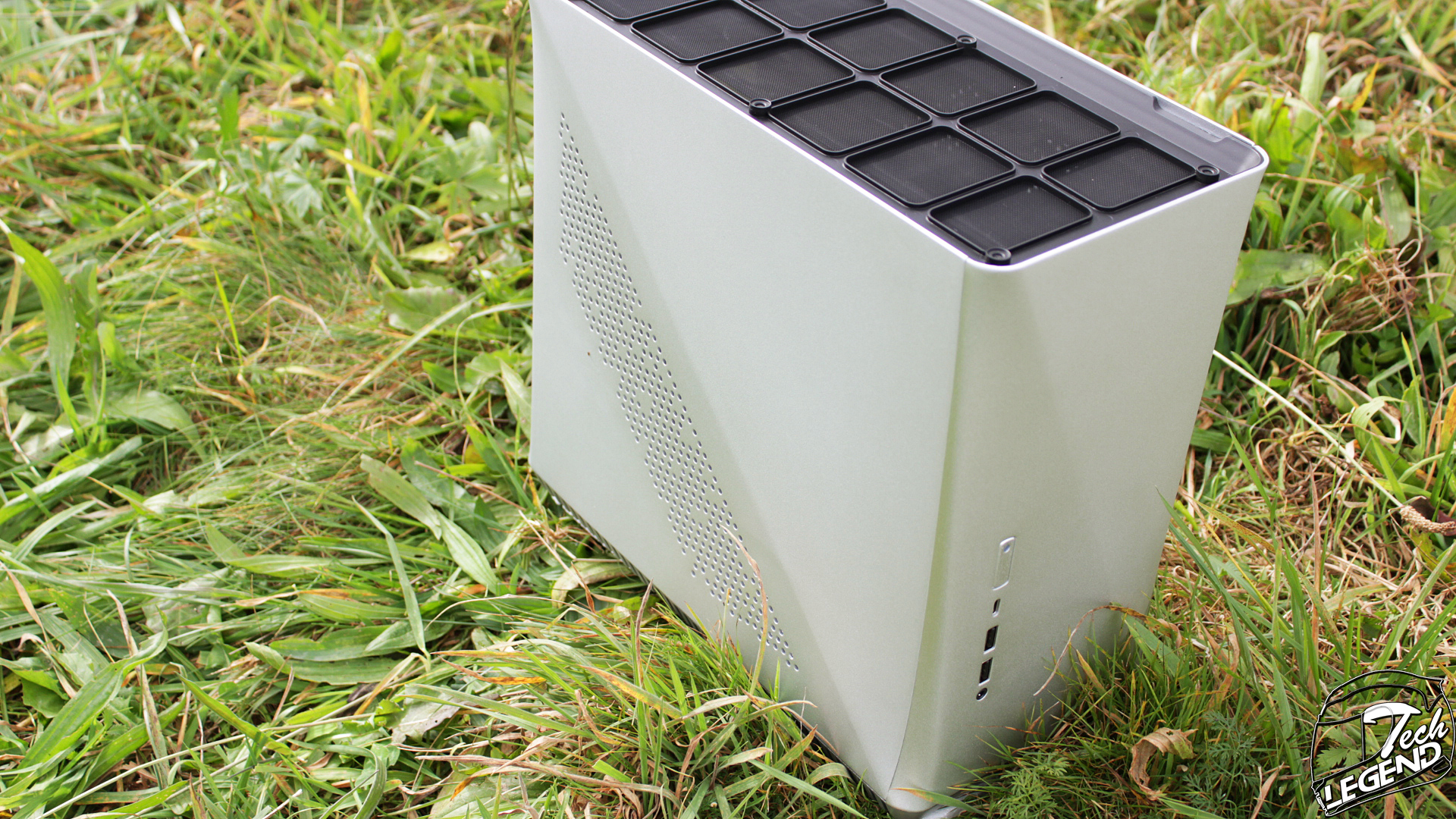 Fractal Design Era ITX - SFF Case Review