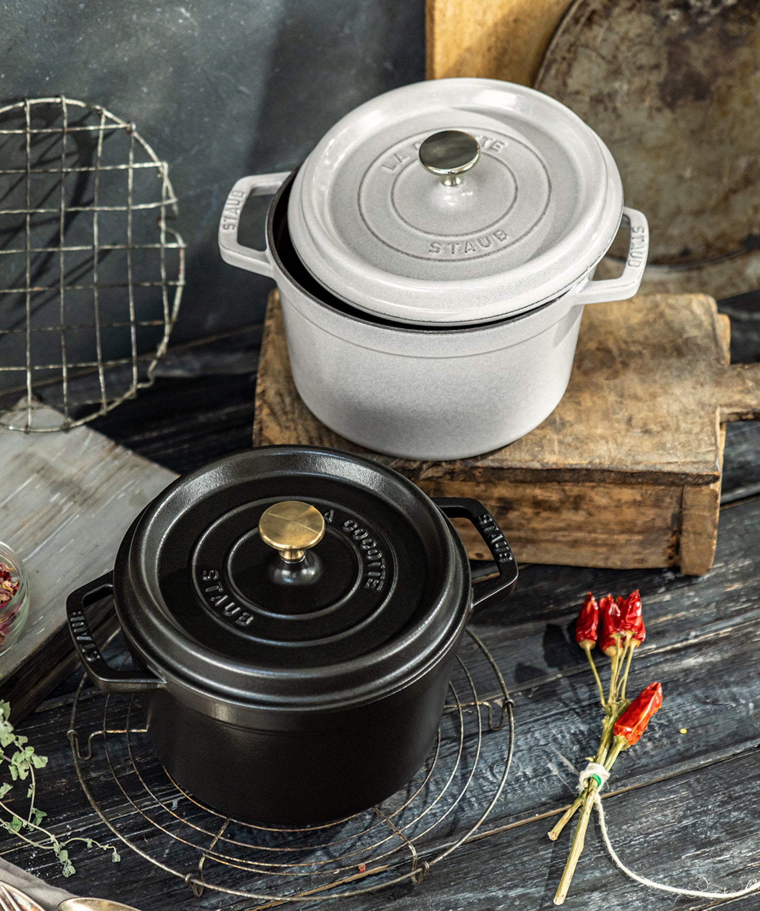 STAUB（ストウブ）グランドココットラウンド 20cm｜耐久性に優れた鋳物