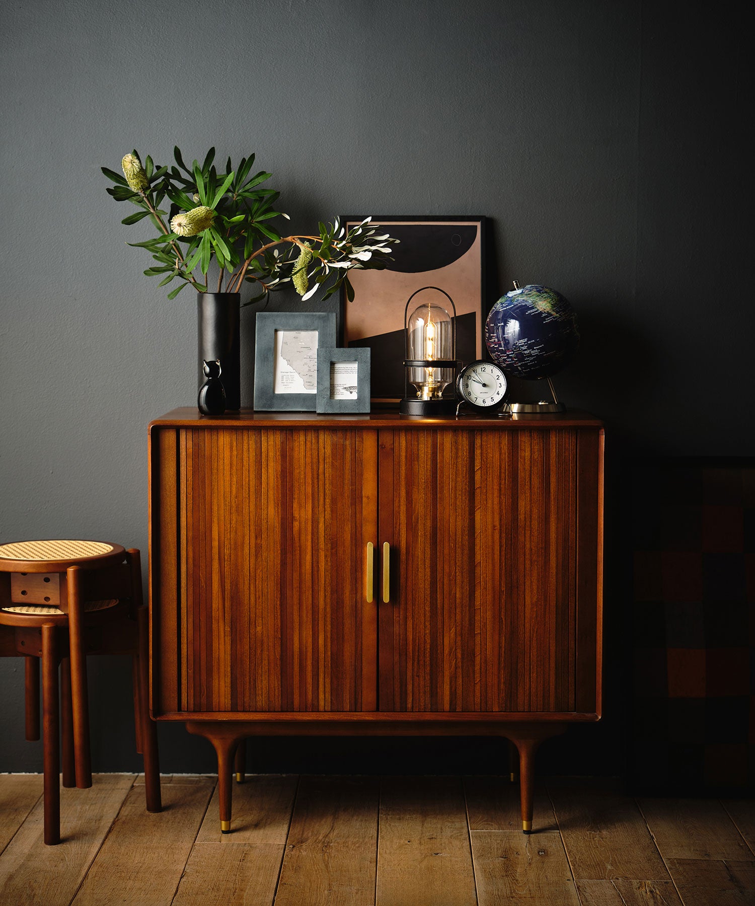 JULIE ローキャビネット ダークブラウン - 北欧ヴィンテージデザインの