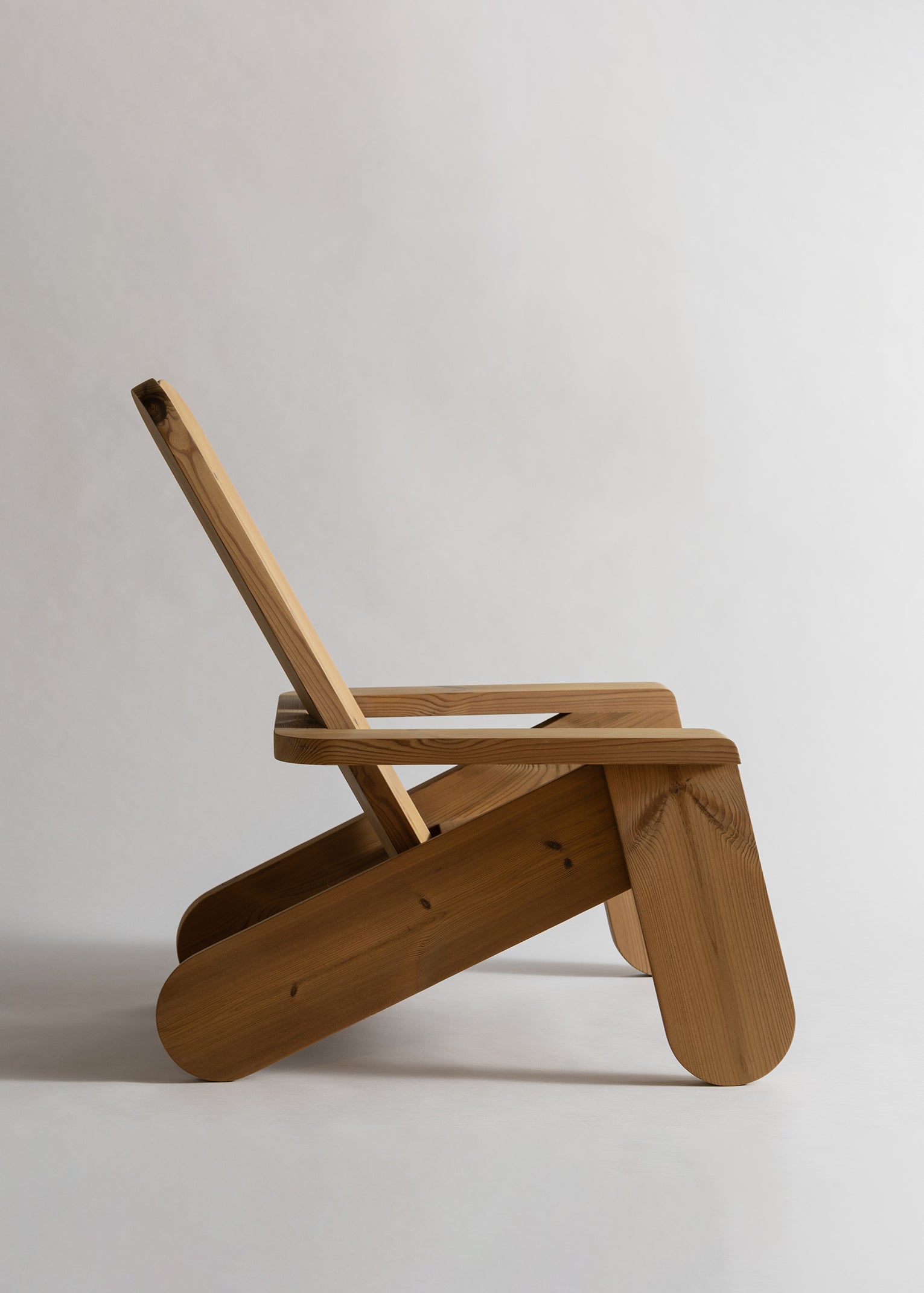 015 Peace Outdoor Lounge Chair by Faye Toogood – Vaarnii