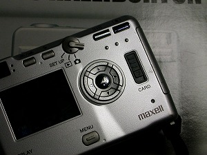 デジタルカメラ：マクセル ゼロハリバートンデザイン ZD3について