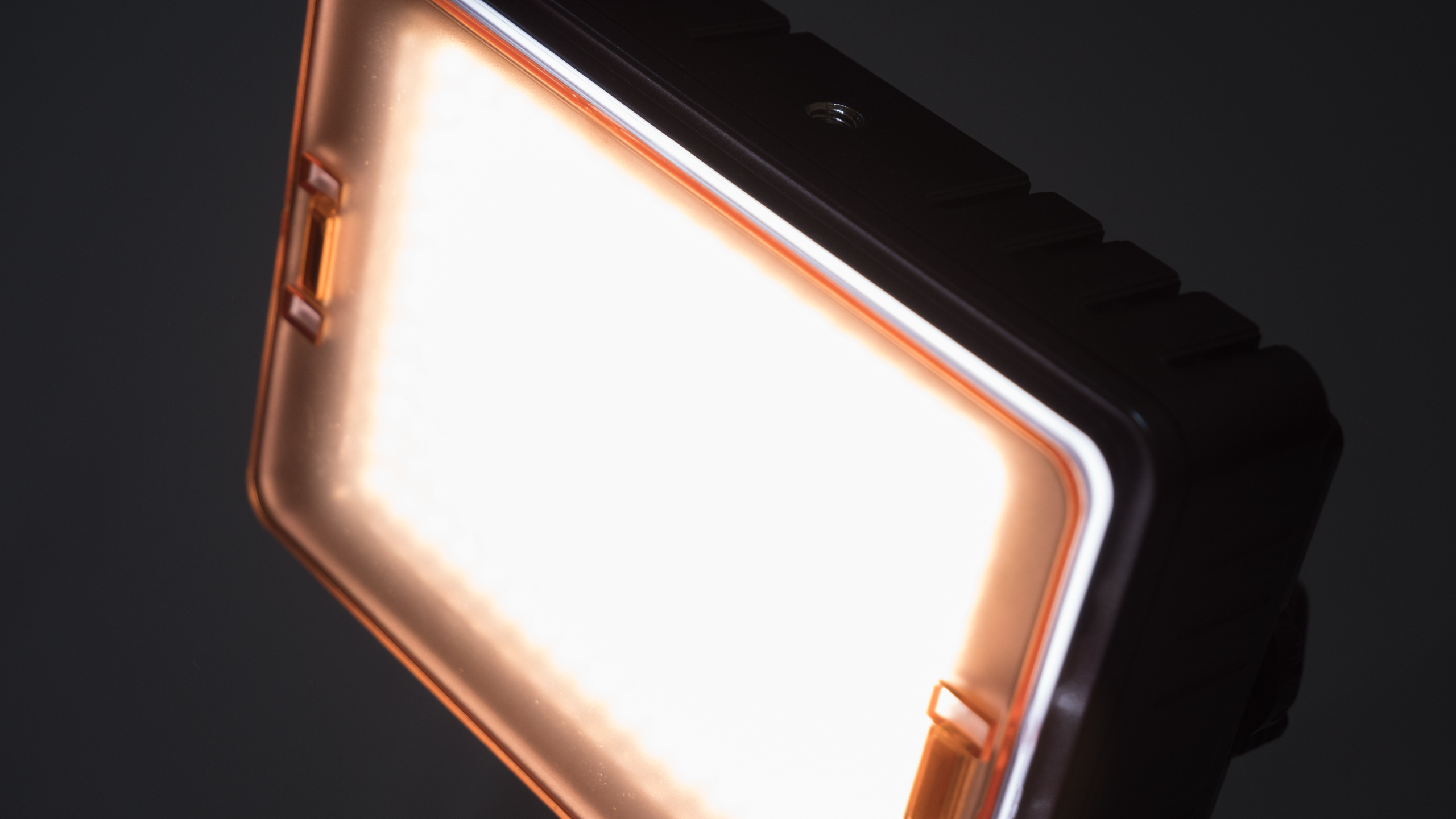 格安LEDライト UTEBIT PT-C-204S 購入レポート