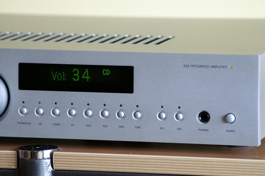 ARCAM FMJ A32: The Silver Star | Zoki Audio - Hi-Fi Equipement Reviews