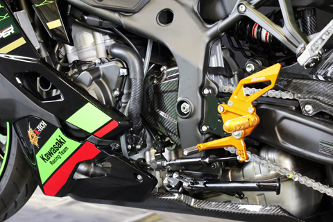 Ninja ZX-25R (2020-) フロントスプロケットカバー --