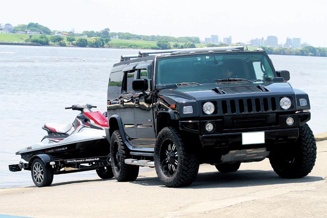 オールブラックのH2は安定した走りでトランスポーターとして活躍