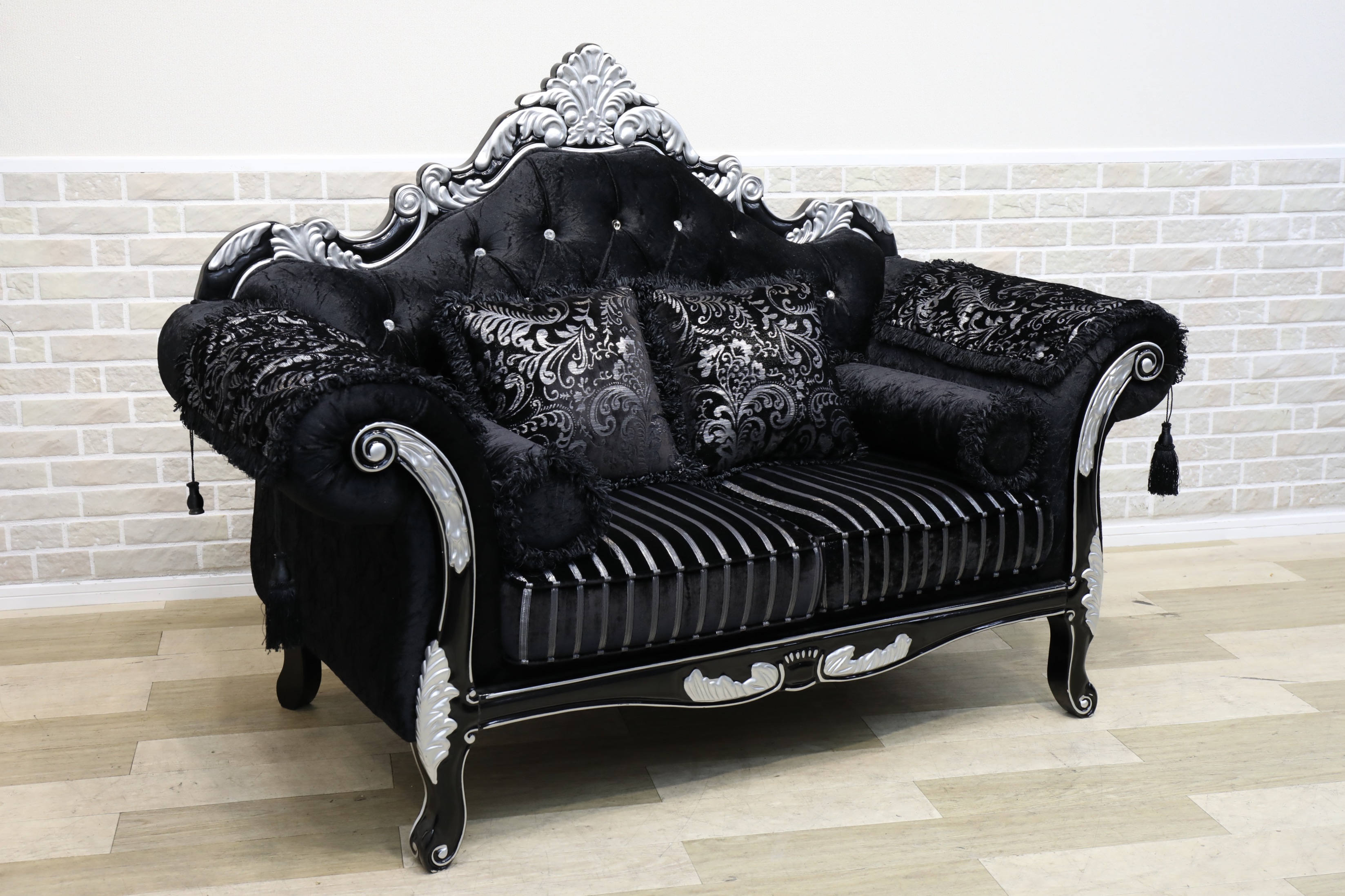 D1132】2人掛けソファ 姫系ソファ ゴシック ブラック | サークルワン