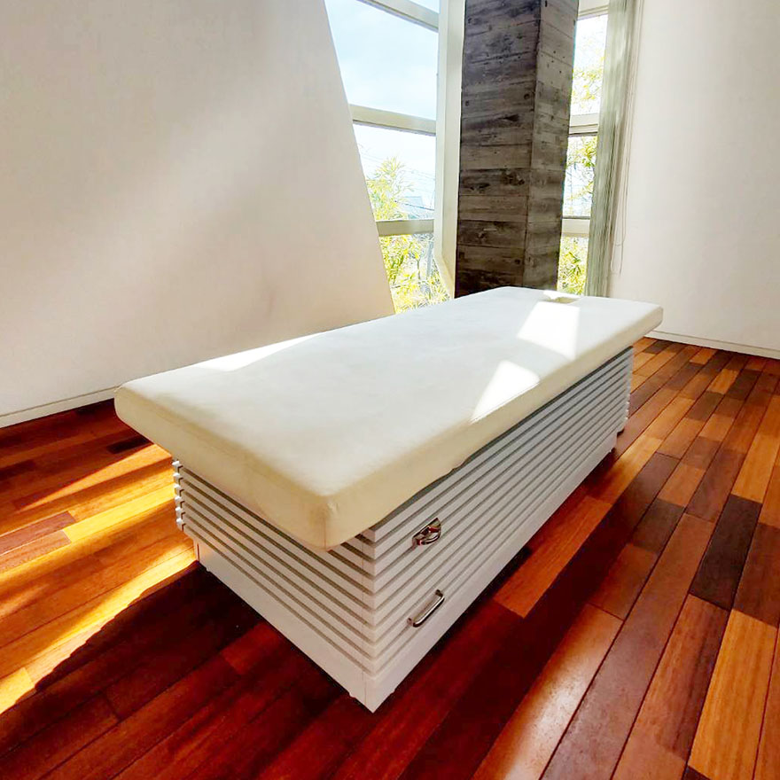 岩盤 陶器浴槽 デザイン家具 ジャグジー マイクロバブルバス等 商品