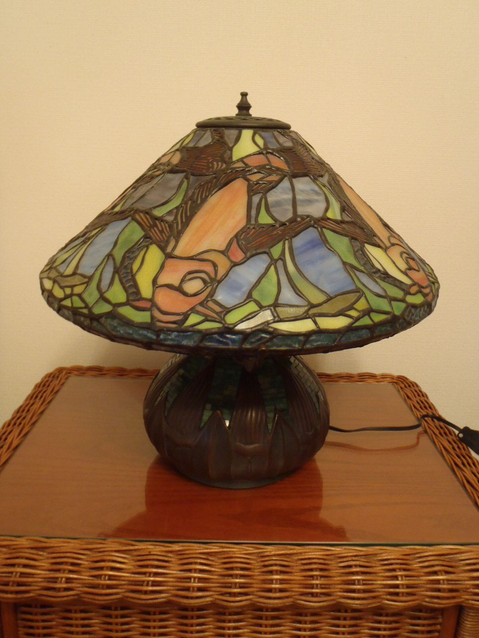 ステンドグラス（中）スタンド 水連模様丸型ベース（モザイク入り