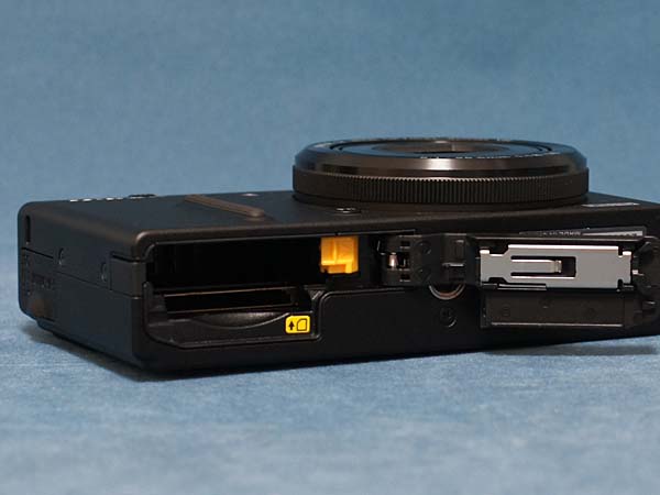 ニコン Nikon COOLPIX P330の徹底レビュー 高級コンパクト /monox