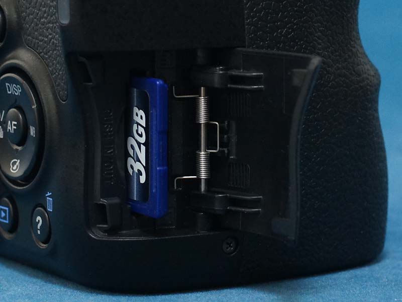 ✨️ SONY ソニー α57 ✨️S数1257枚 カメラバッグ付 一眼レフ ソニー