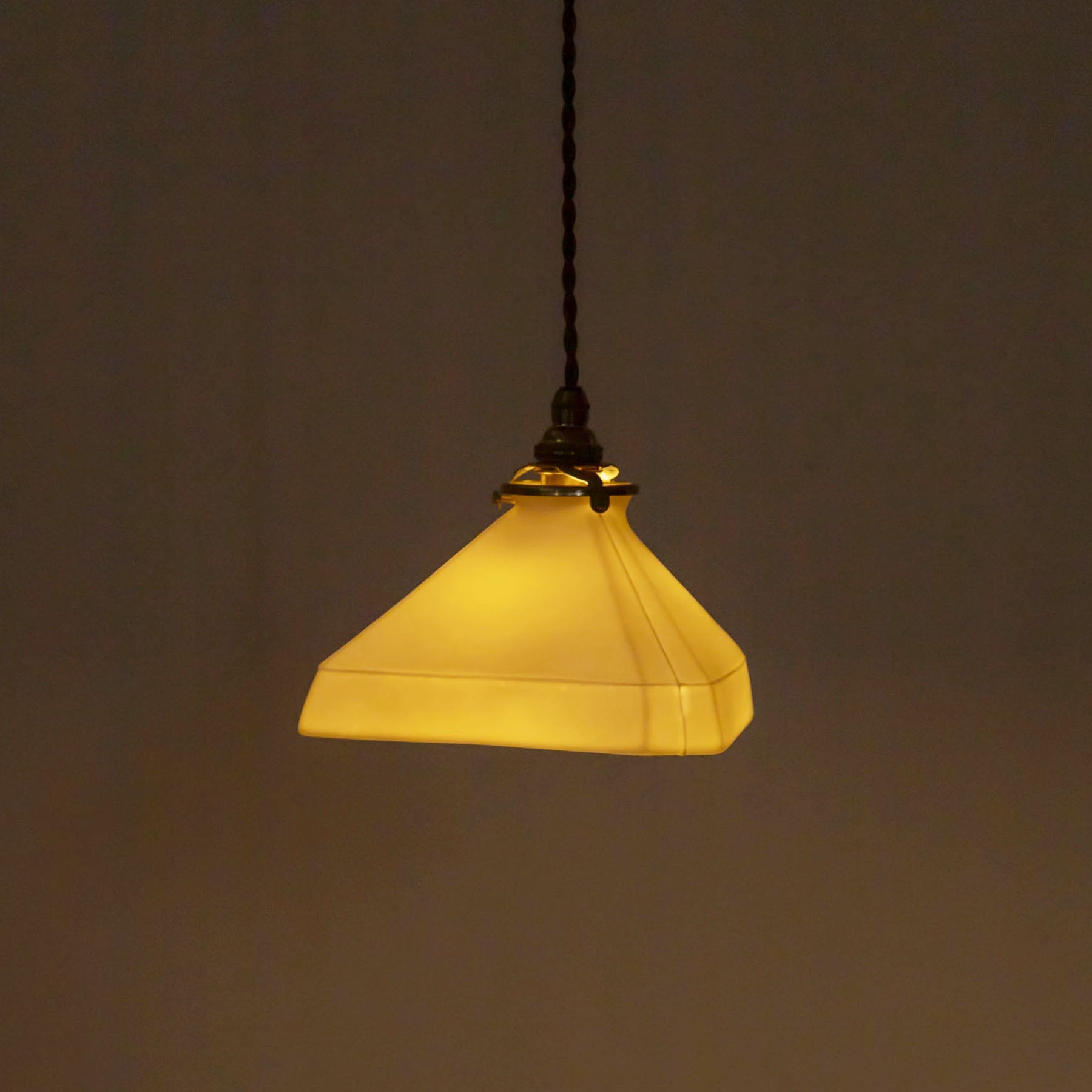 飛松灯器 M・Lサイズ｜ペンダントランプ｜オルネ ド フォイユ公式