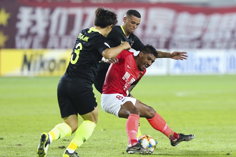 レッズの闘争心を見習え！」ACLで浦和の後塵を拝した広州恒大に中国