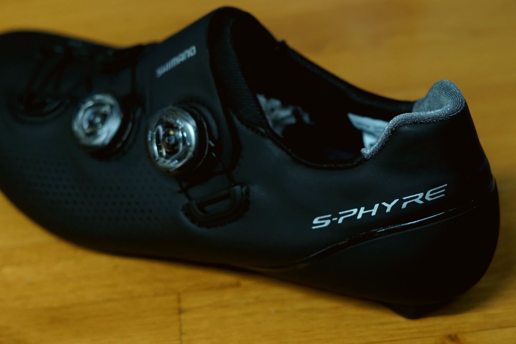 最高の伝達効率と快適性を両立！新しくなった、SHIMANO RC9 | お知らせ