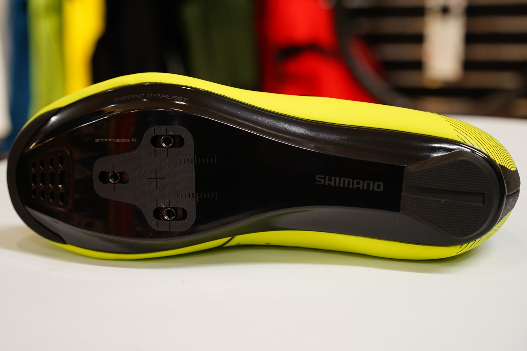 BOAダイヤルを搭載し刷新されたビンディングシューズ！SHIMANO RP4