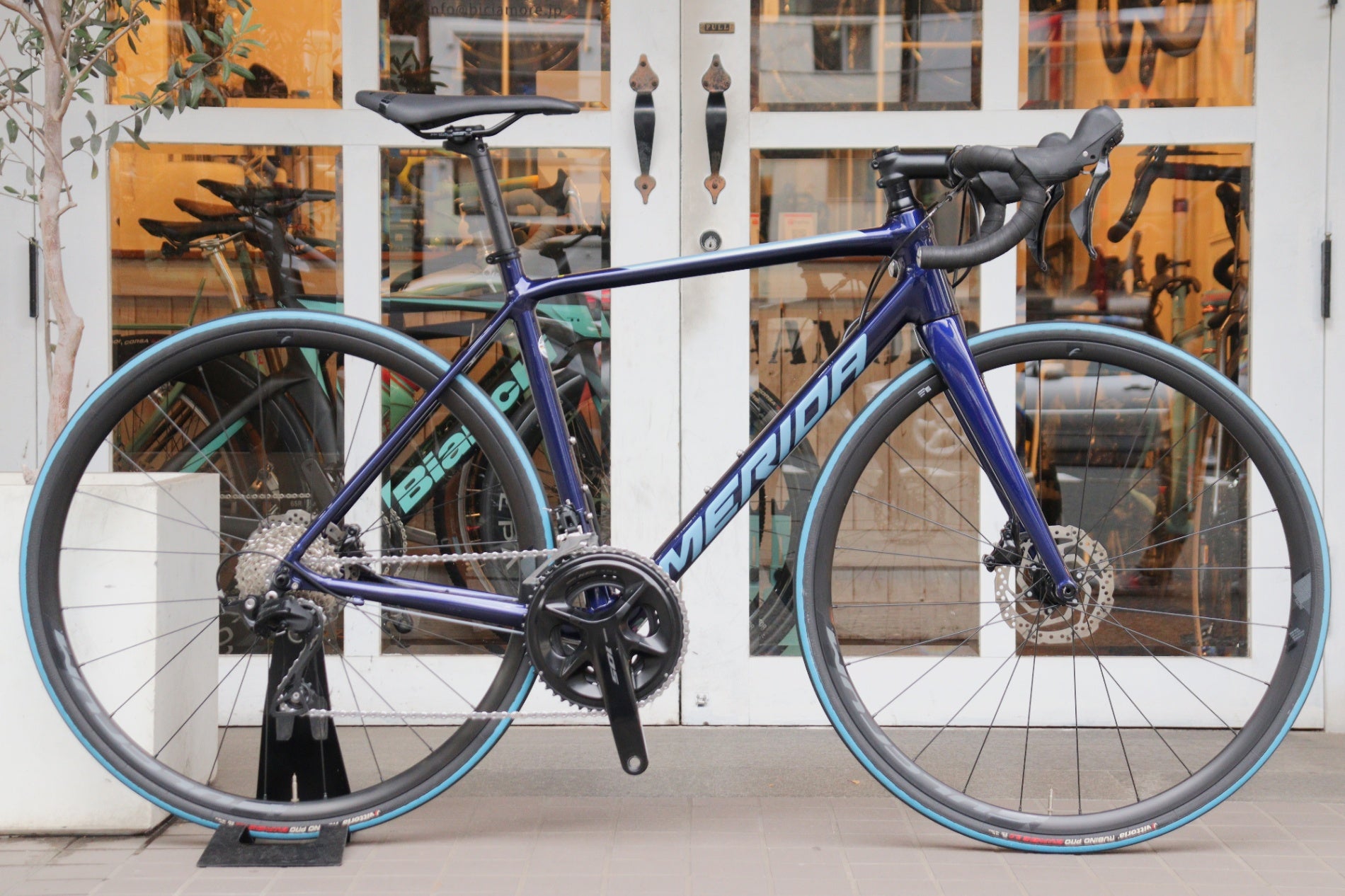 メリダ MERIDA スクルトゥーラ SCULTURA 700 2024モデル 50サイズ