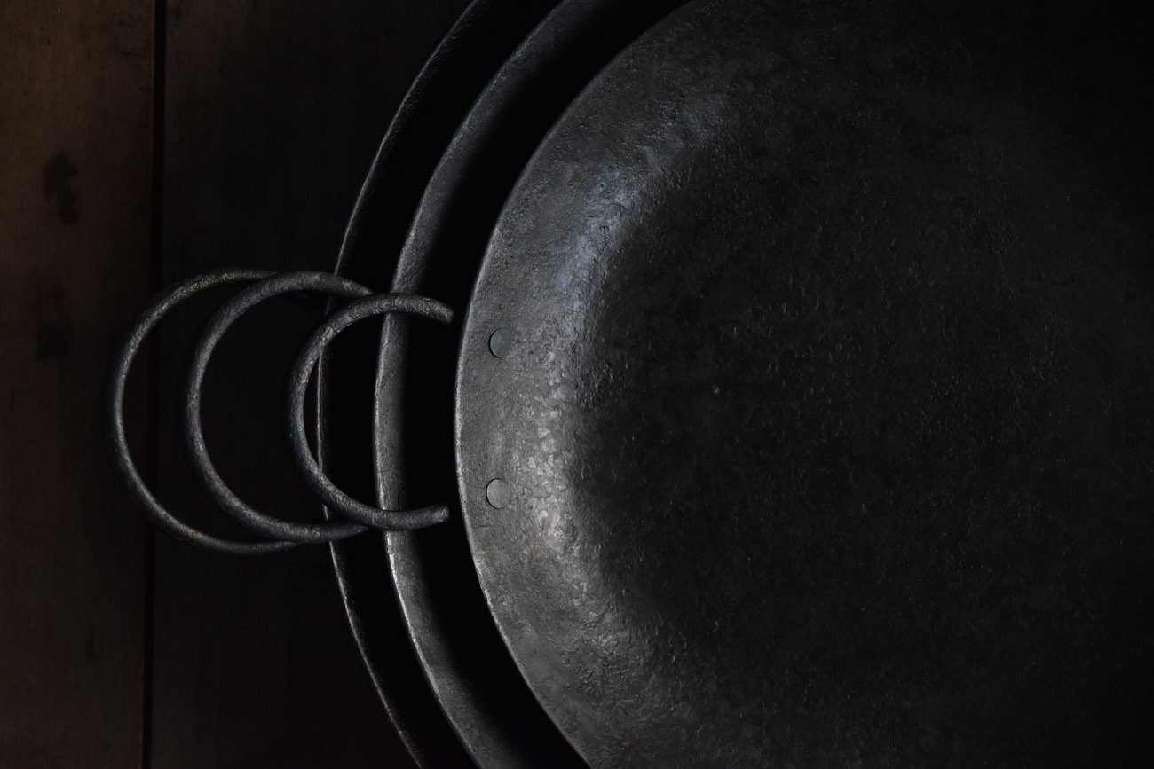 gallery yaichi | permanent artist | 成田理俊 | 両手パン / Double