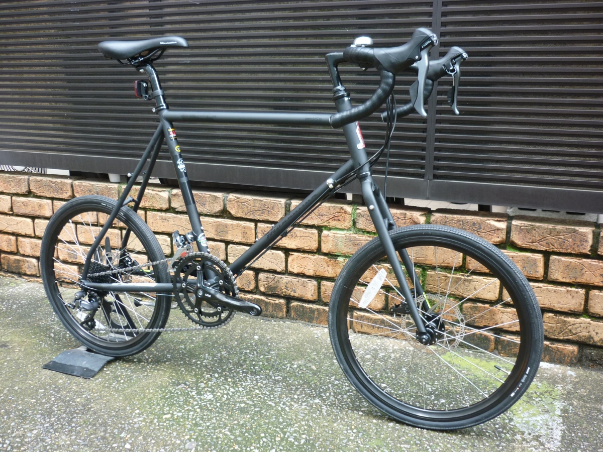 MANHATTAN】「M451 SD」ディスクブレーキ仕様のクロモリ・ミニベロ