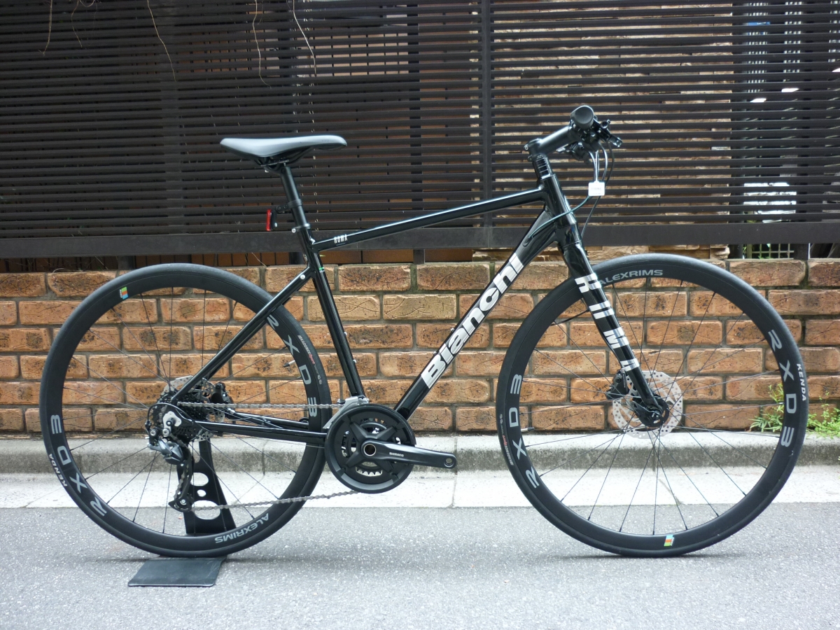 BIANCHI】1550gのホイールを装備したハイクラスなクロスバイク「ROMA2