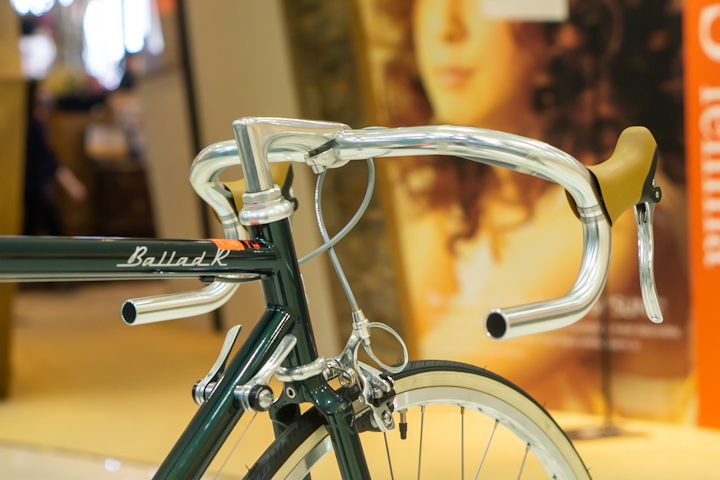 FUJI】進化したWレバー！レトロな見た目のクロモリバイク「BALLAD R