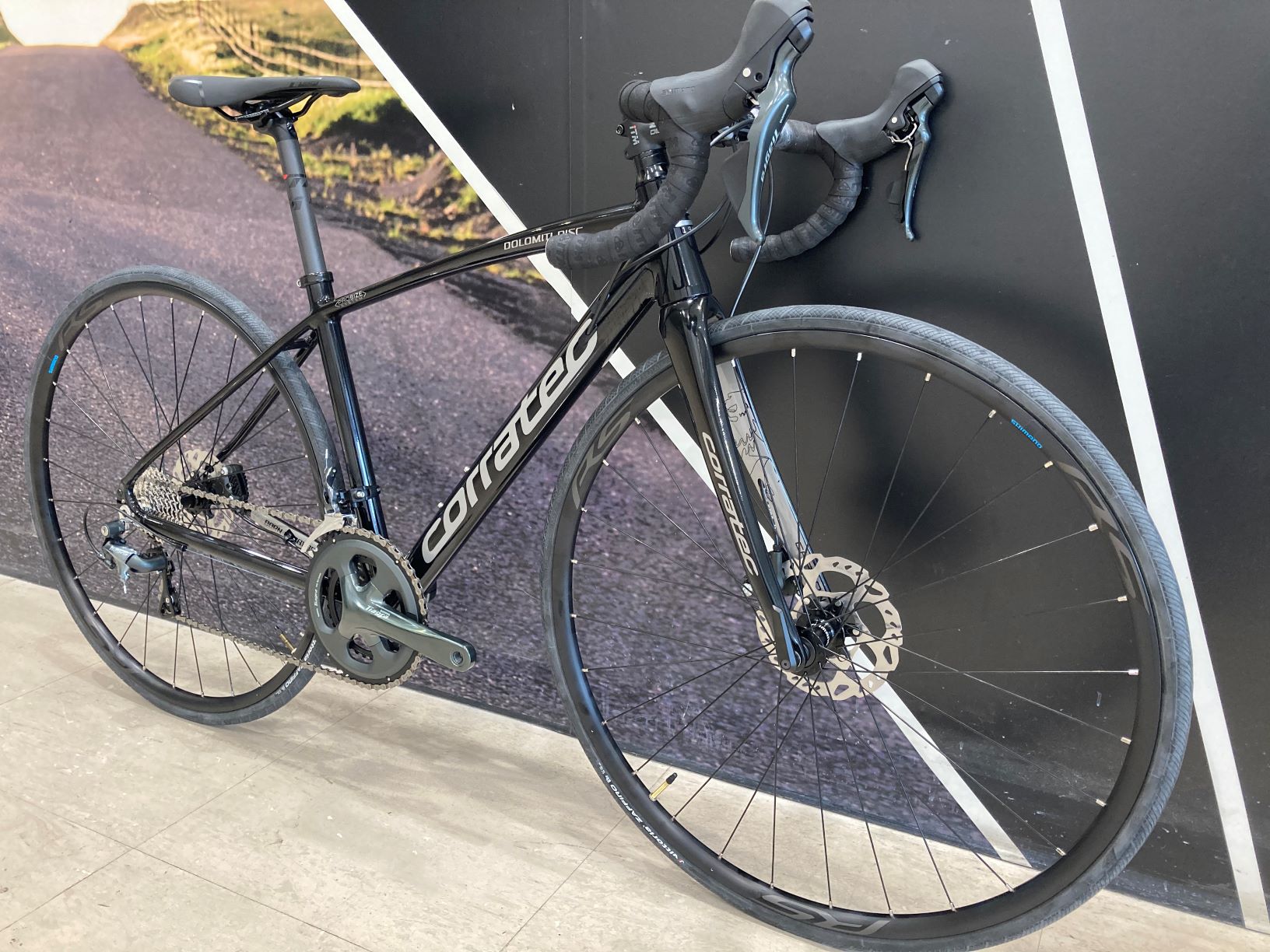 高性能エントリーロード】油圧ディスク仕様でもアンダー18万円！高