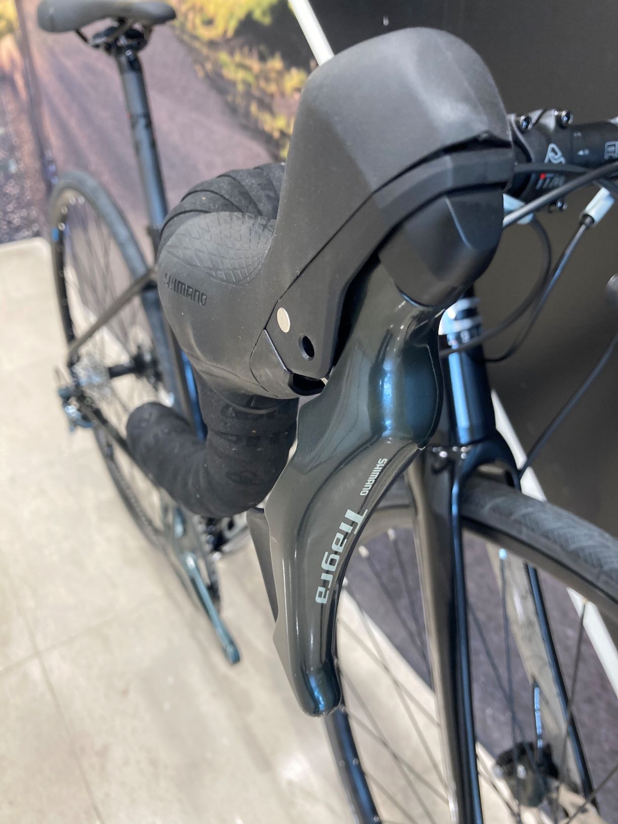 高性能エントリーロード】油圧ディスク仕様でもアンダー18万円！高