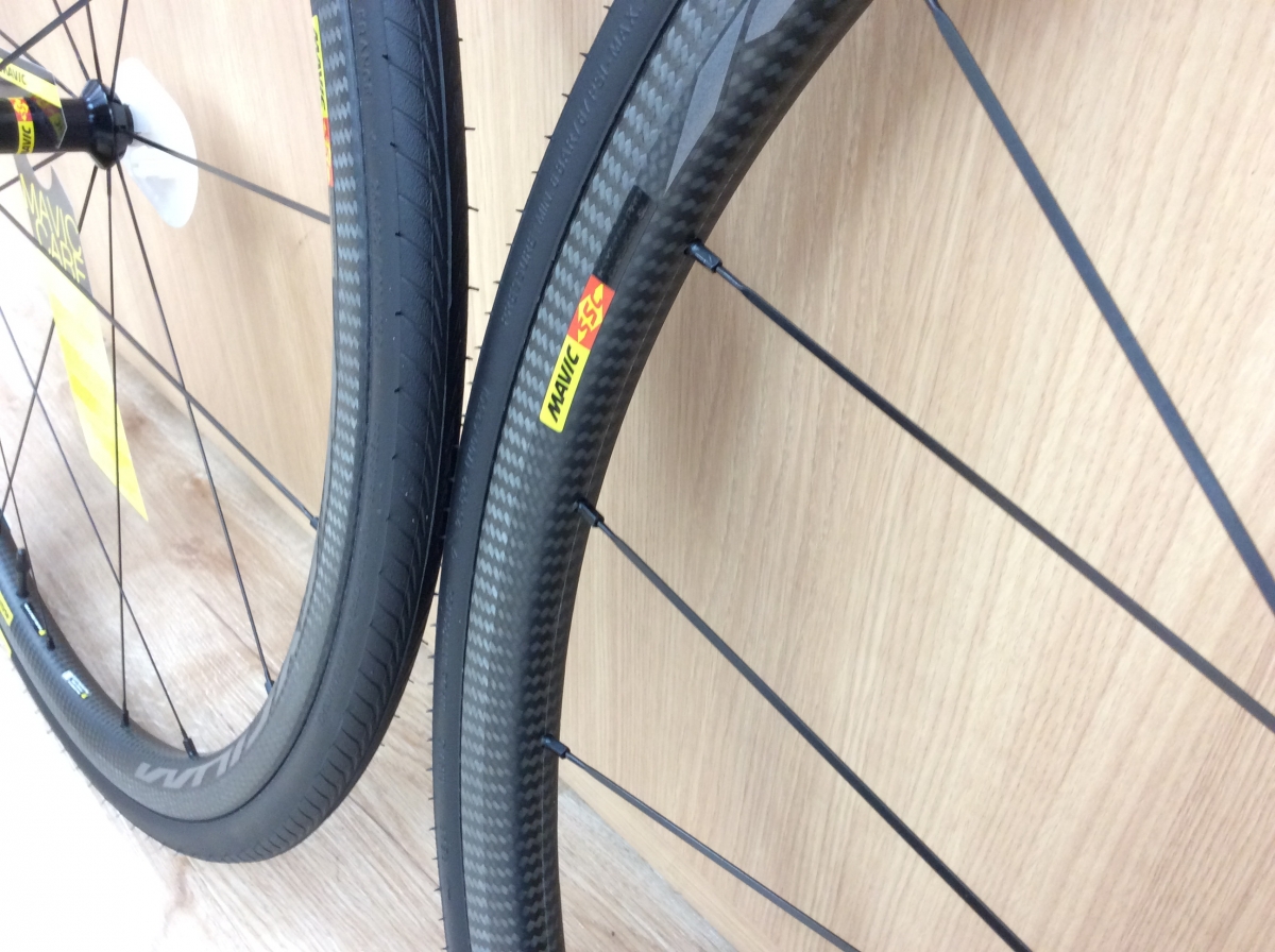 MAVIC KSYRIUM PRO CARBON SL C！！後発の軽量カーボンクリンチャーが