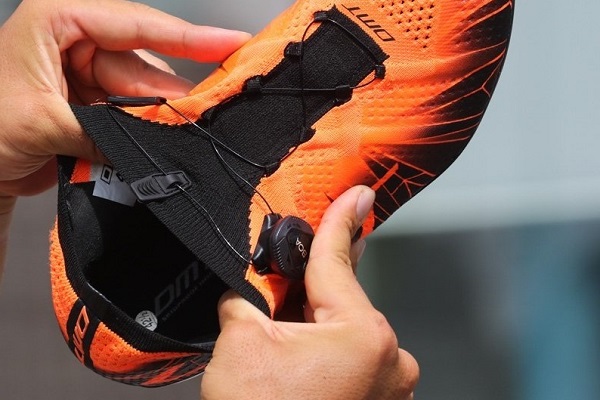 DMT】もうイロモノとは言わせない！！ニットシューズの革命はココから