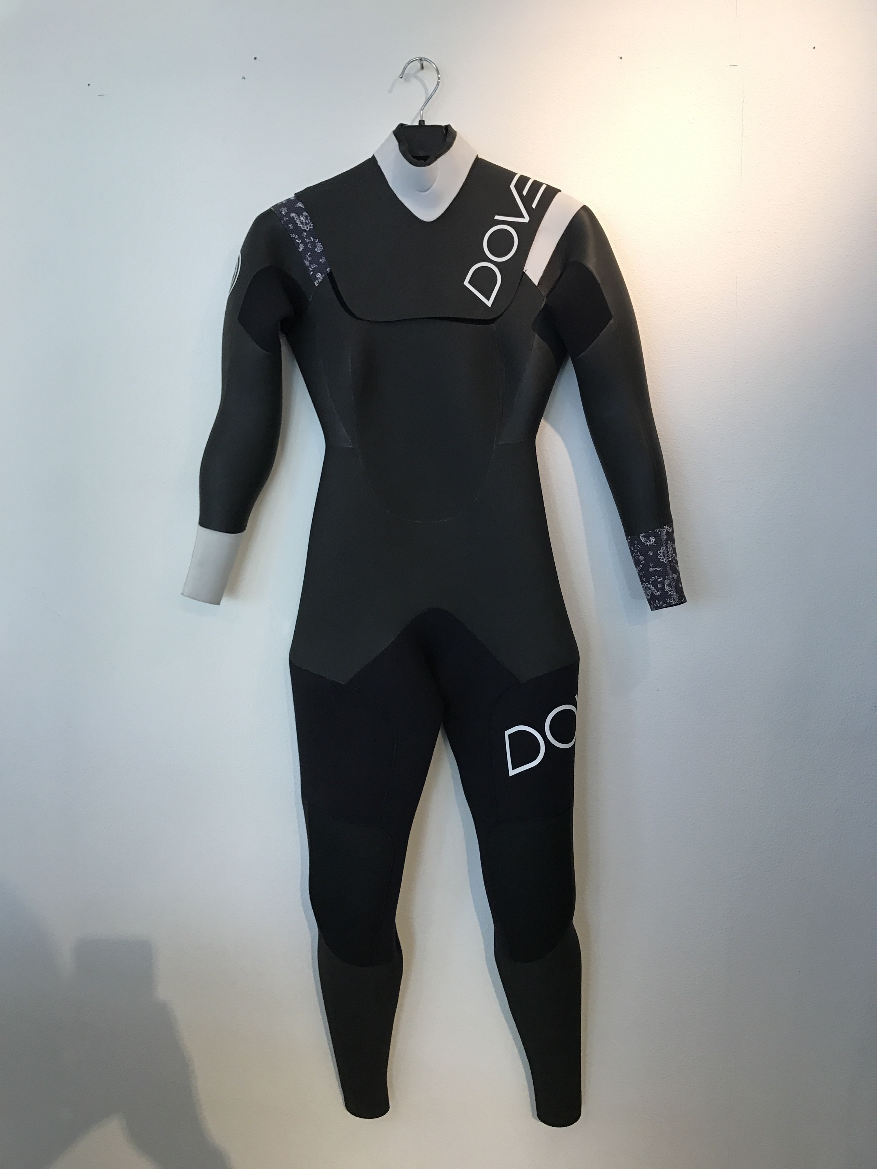 DOVE SURFING WETSUITS - 1975 – 世田谷区下馬のサーフショップ 三軒茶屋