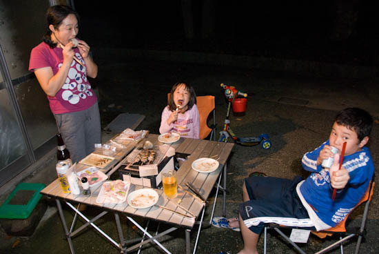 屋外で炭火BBQ(バーベキュー）をやる時のお勧めのテーブル。 | 能登